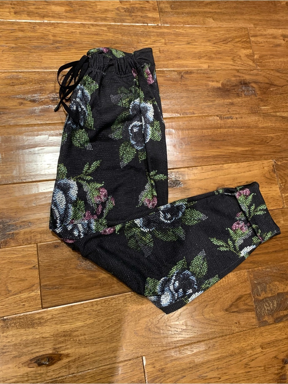 Lululemon Black Floral Drawstring Joggers